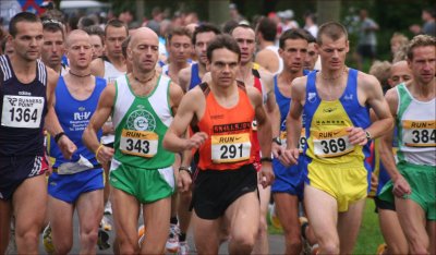 Frank Zimmer beim Start zu den Hessischen Halbmarathonmeisterschaften