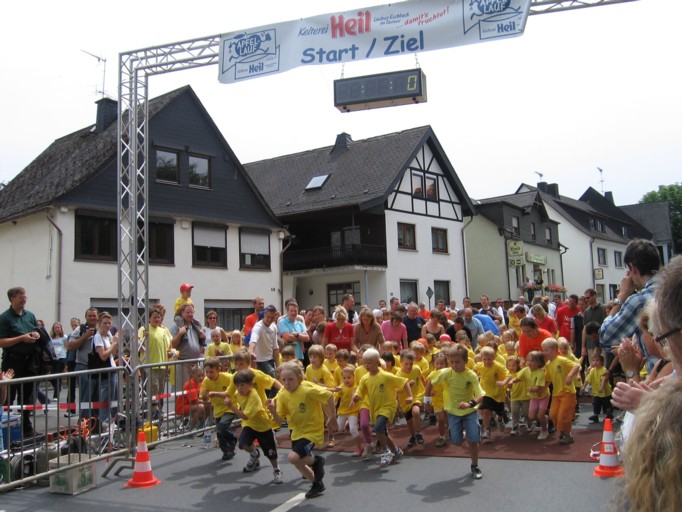 Beim Kinderlauf wird eine frhzeitige Entscheidung gesucht