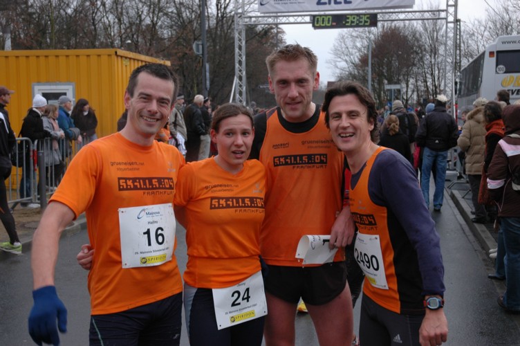 Haimo, Jenny, Adrian und Johannes nach dem Zieleinlauf